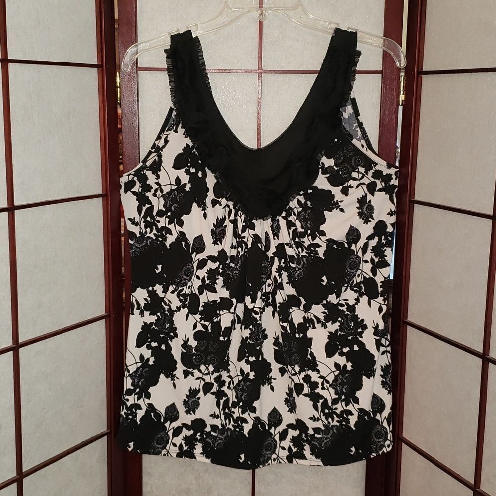Cocomo Black & White Floral Tank Top